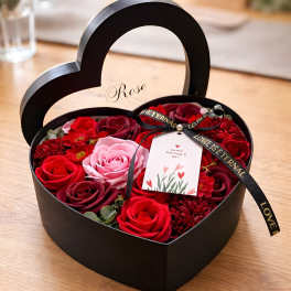 Love mom Heart Black box ( ARTIFICIAL soap roses )