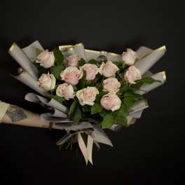 One dozen light pink roses - Hand tie bouquet