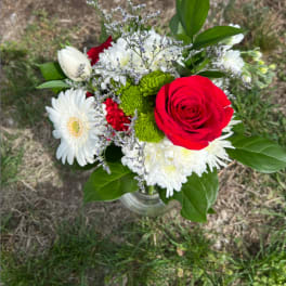 Northmont Red & White Handheld Bouquet