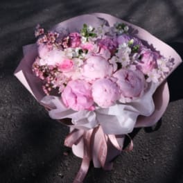 Peonies × Roses — the dream duo