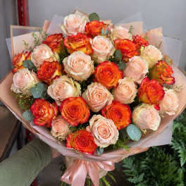 50 Orange & Cream roses