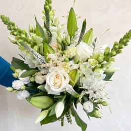 BP125 - The White Garden Bouquet