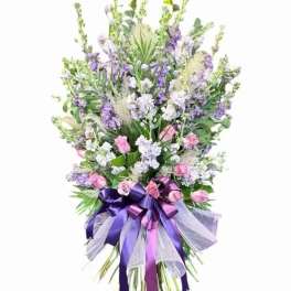 Standing spray bouquet