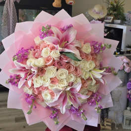 Ramo rosas lilis mixto
