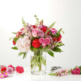 Swooning Over You Luxury Lily Flower