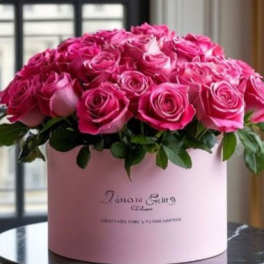 Luxury Fuchsia Roses Box