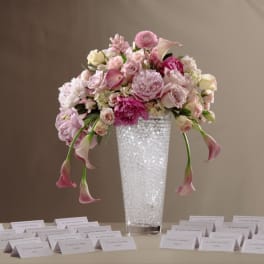 Guest Card Table Arrangement