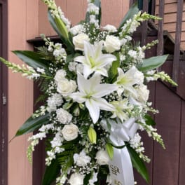 Memorable Tribute Standing Spray.