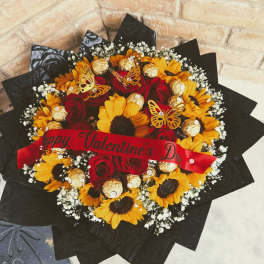 Ramo buchon sunflower and red rosas
