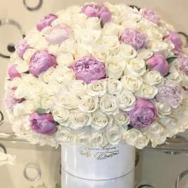 150 Roses with Peonies touch