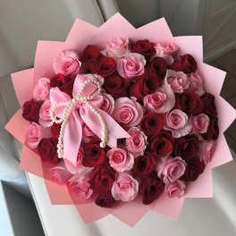 Pink and red rose bouquet