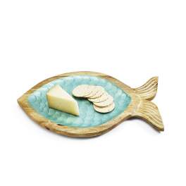 Fish-shaped serving board with cheese and crackers