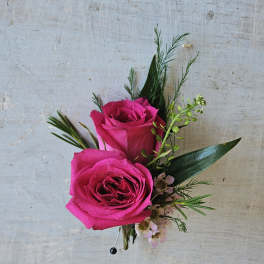 Hot pink spray roses boutonniere