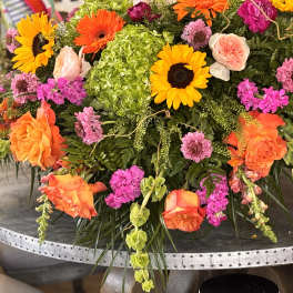 Summer style casket spray
