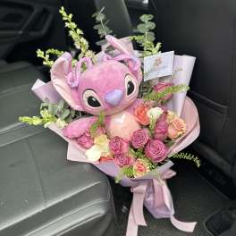 Ramo con flores con el peluche Angel de Stitch
