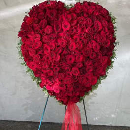 RED ROSE HEART SPRAY