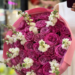 Violet Luxe Bouquet. The photo shows the deluxe size.