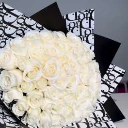 Dior White arrangement
