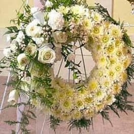 Sympathy Wreath Pure White Beauty