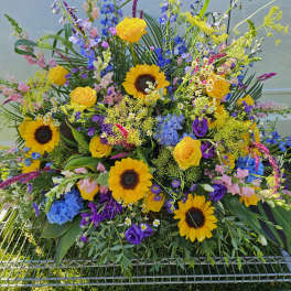 Signs of summer tribute Basket