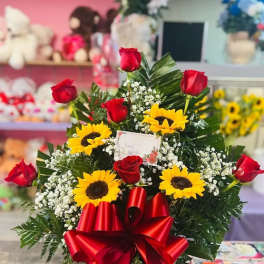 Rose and sunflower arrangement
