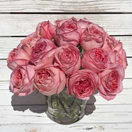 Spiral Pink Xpression Rose Pavé Arrangement