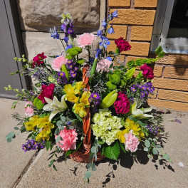 Mixed Basket Arrangement