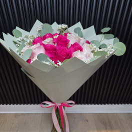 Blush & Berry Rose Bouquet