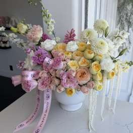Creamy Lemon Vase