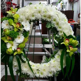 Open Wreath Spray