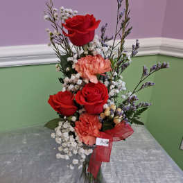 3 Roses with Carnation