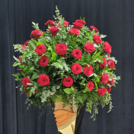 50 Red rose table arrangement for special events
