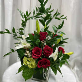 Elegant wedding arrangement