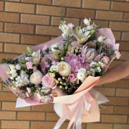 Majestic King Protea Bouquet. The photo shows the deluxe size.