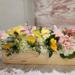 Spring low Centerpiece wood box