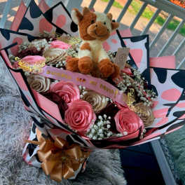 Ramo de hermosas rosas eternas.