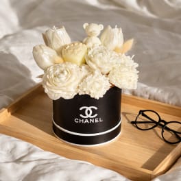 Chanel Pure Elegance Candle Bloom