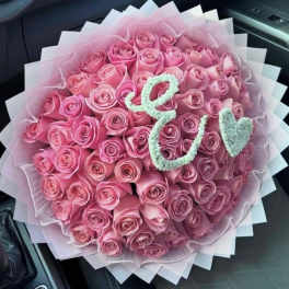 Ramo buchon de rosas rositas y blanco