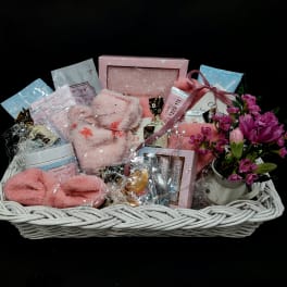 Luxury Women's Gift Basket