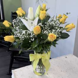Dozen Long Stemmed Yellow Roses