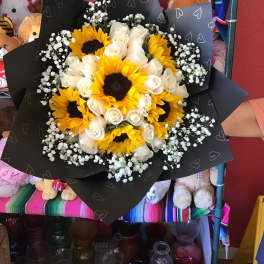 Ramo Buchon with Sunflowers