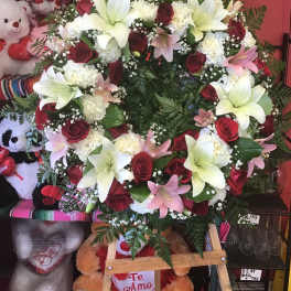 Sympathy Wreath Roses & Lilies