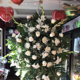 Sympathy Deluxe Standing Spray