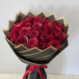 Gold Glitter Red Roses Bouquet- 25 Stems