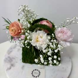 Fabulous Mothers purse with her favorite flower