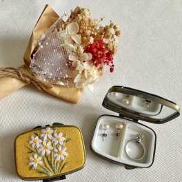 Yellow Daisy Pill Box