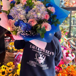 Light up Hydranger & Pink Rose Bouquet