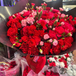 Beautiful Mix Carn & Mini Carn Bouquet