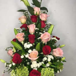 arreglo de rosas y lilys By Special Moment´S