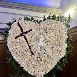 Grand Heart Sympathy Funeral Arrangement